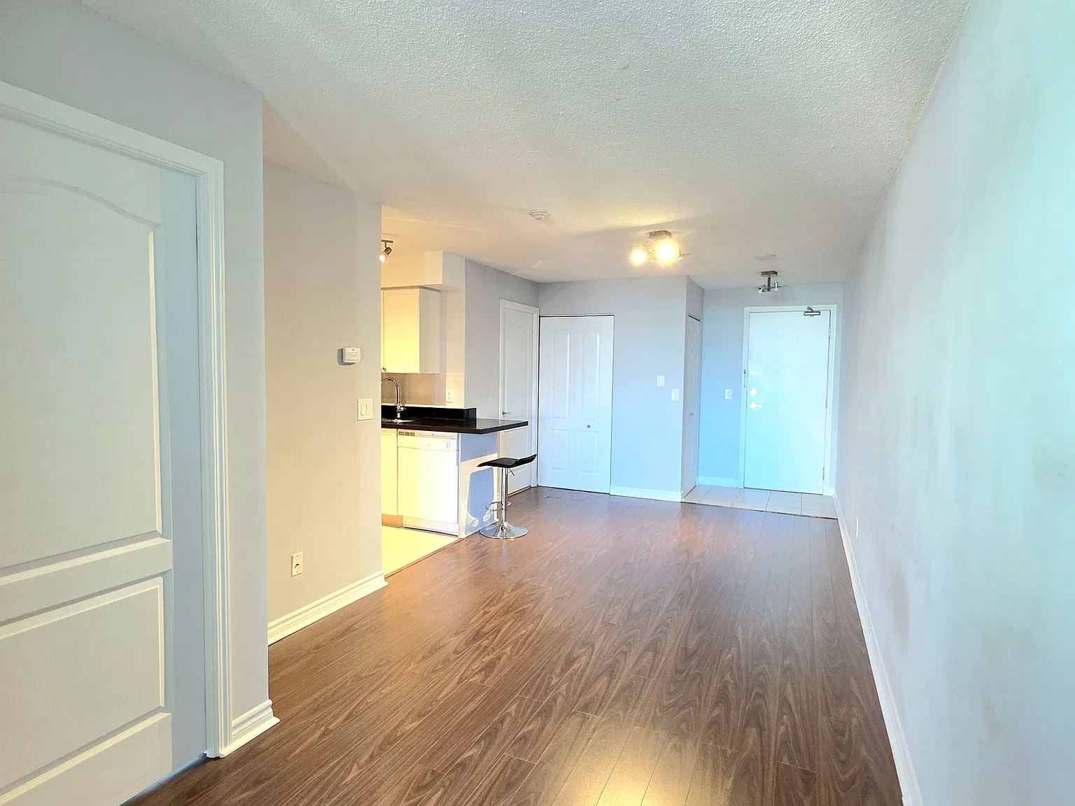 1 bed, $2,120 — Photo 3