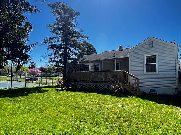 2nd image of 211 Overland St