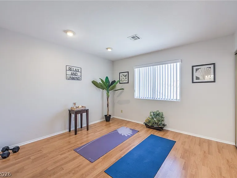 271 Sunshine Springs Ct — Photo 32