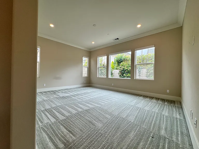 66 Ray — Photo 19