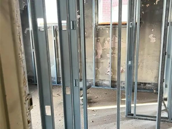 5132 Palm St, Saint Louis, MO 63115