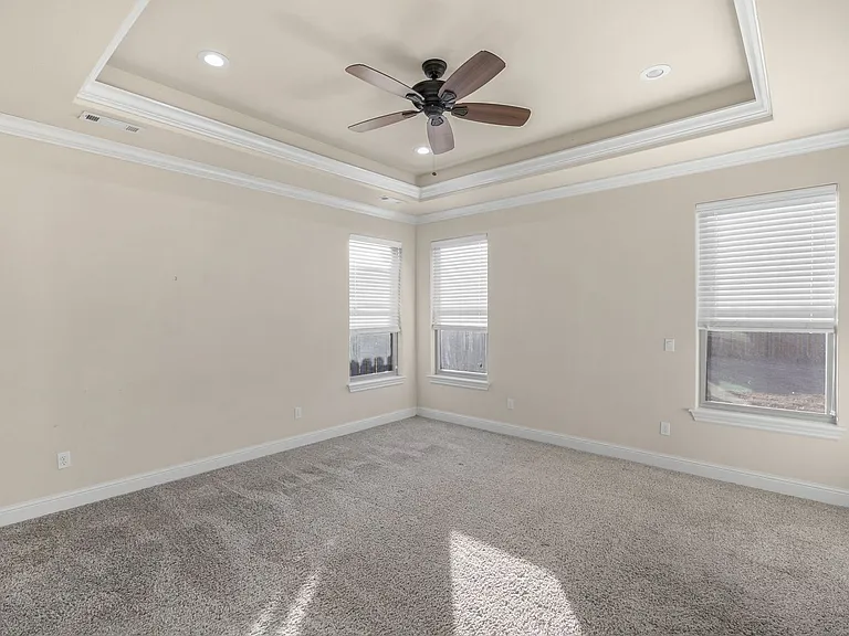 2304 SW Chaddington Rd — Photo 10