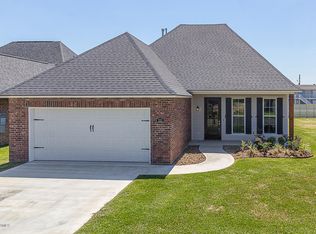 111 Bennington Ln, Youngsville, LA 70592