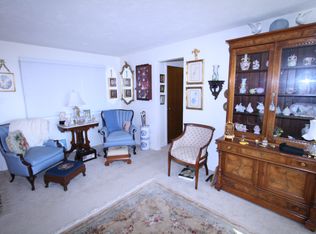 146 Meadowbrook Dr, Bethel Park, PA 15102
