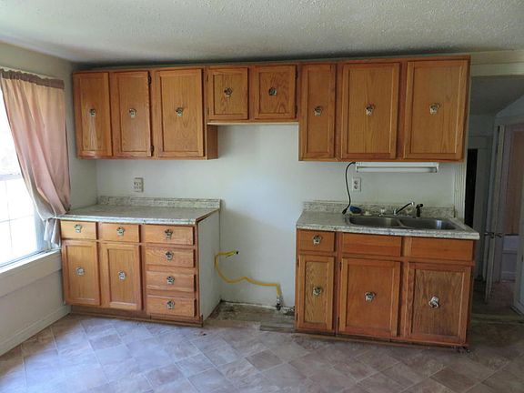 2nd image of 500 N Cleveland Ave