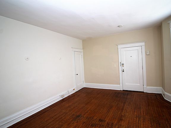 5th image of 3101 Saint Paul St APT 4