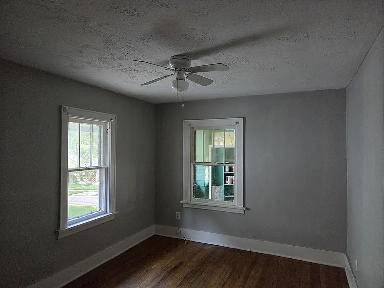 935 E Crosier St — Photo 5