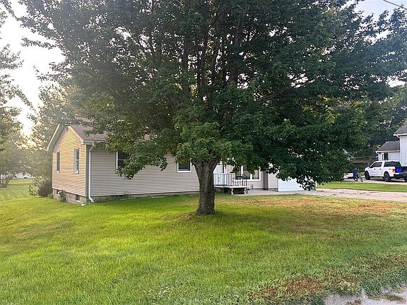2nd image of 102 N 8th Ave