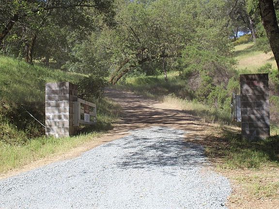 2nd image of 4590 Thunder Ln
