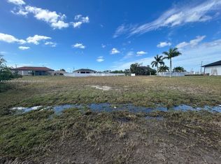 16 SW 25th Pl, Cape Coral, FL 33991