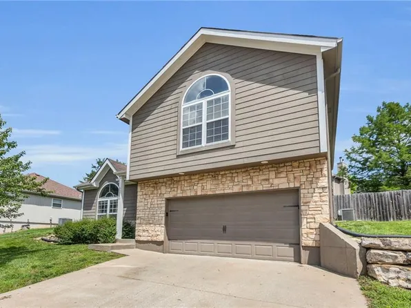 25708 E 33rd Ter S, Blue Springs, MO 64015