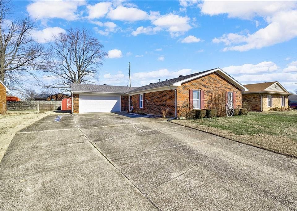 1st image of 2609 W Middleground Dr