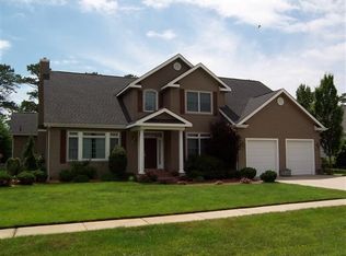 15 Pebble Beach Dr, Egg Harbor Township, NJ 08234