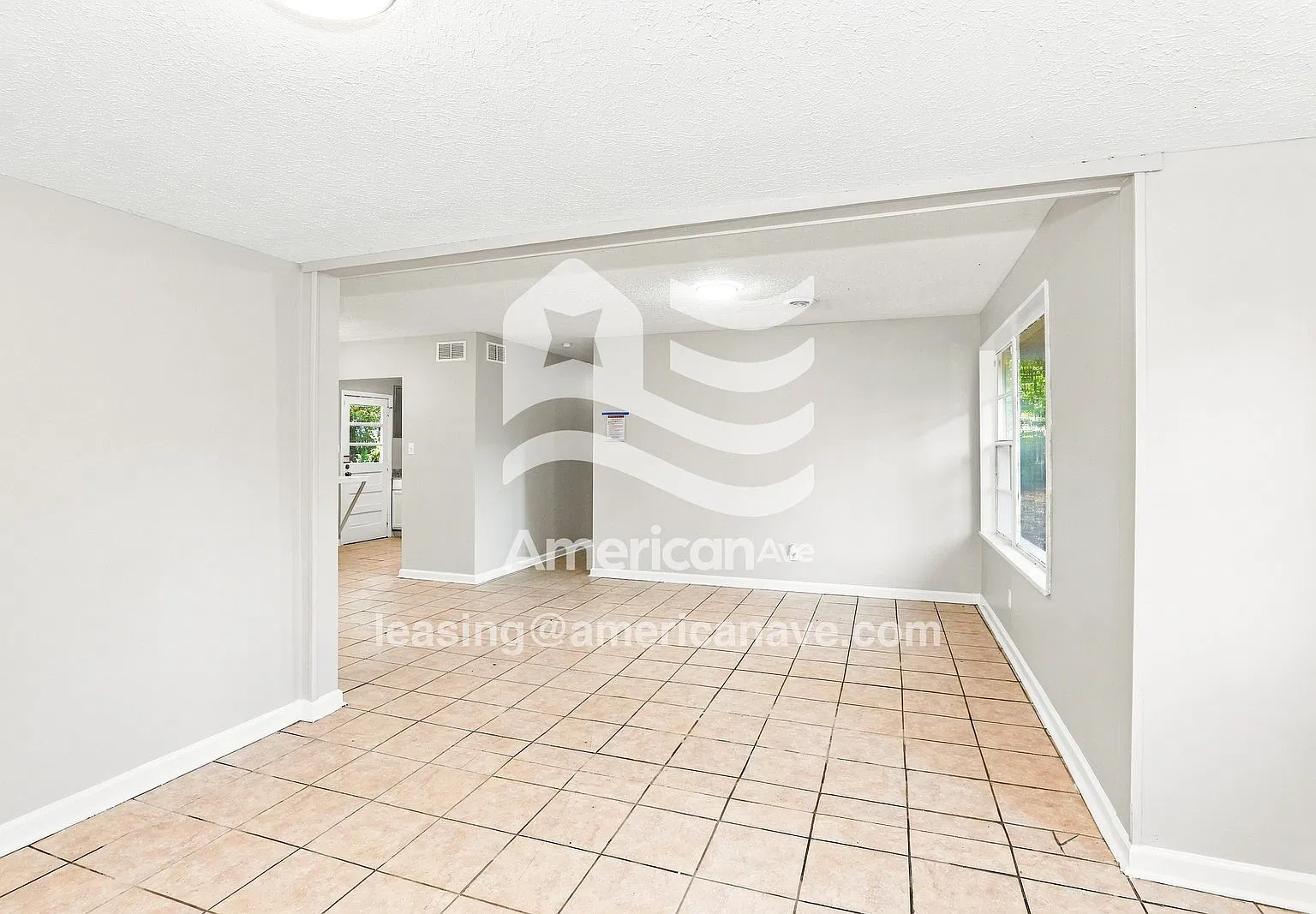 3 bed, 1.0 bath, 1142 sqft, $1,493 — Photo 3