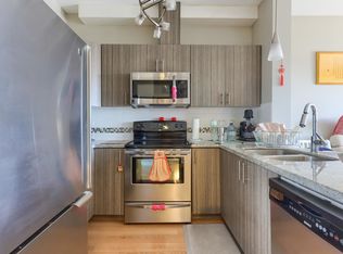 7738 Edmonds St #PENTHOUSE 1, Burnaby, BC V3N1B8