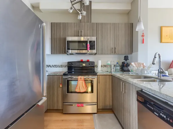 7738 Edmonds St #Penthouse 1, Burnaby, BC V3N 1B8