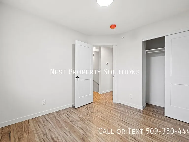 215 S 1st St #4 — Photo 11