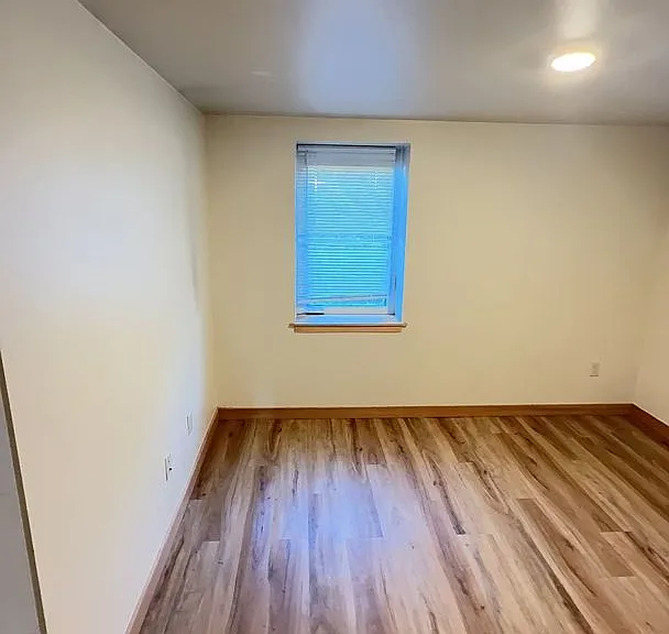 1124 N Forest St — Photo 18