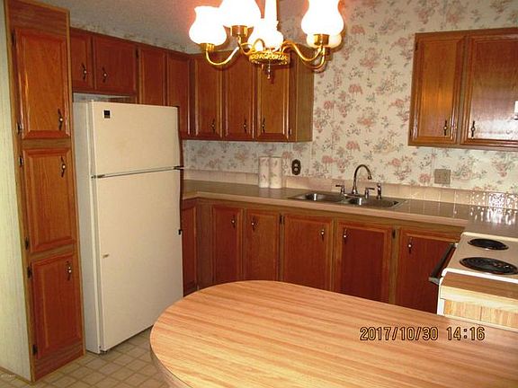 3rd image of 744 Larado Dr