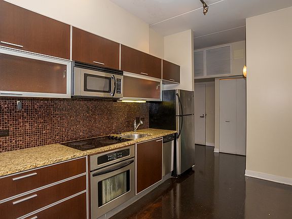 5th image of 660 W Wayman St Unit 204
