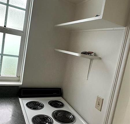 5th image of 90 SE 5th Ave APT 7