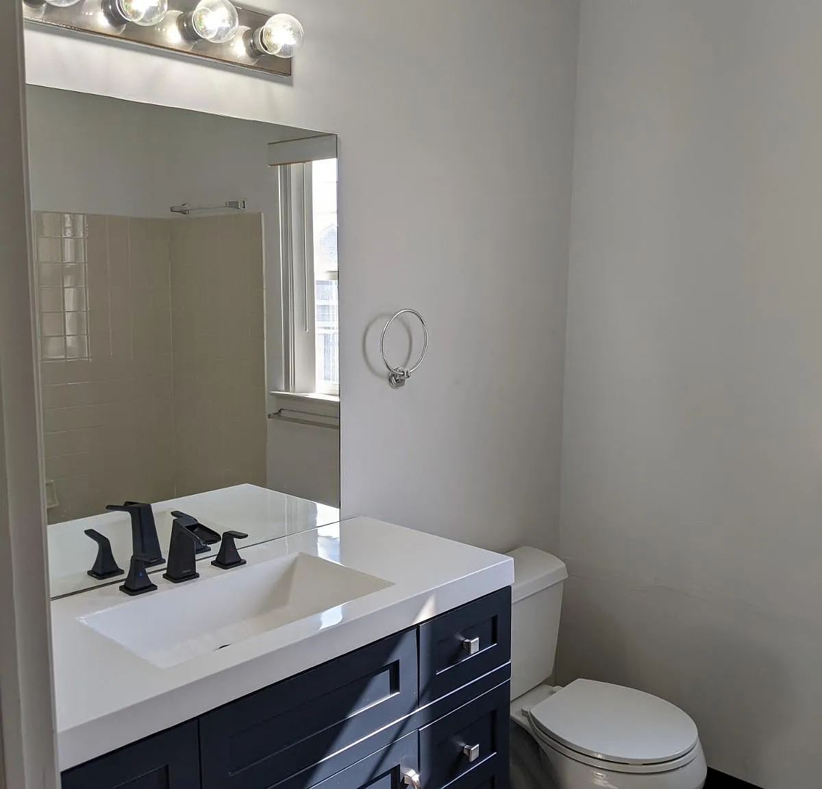2 bed, 1050 sqft, $1,500 — Photo 4