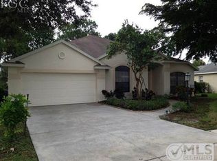 1528 Honor Ct, Lehigh Acres, FL 33971