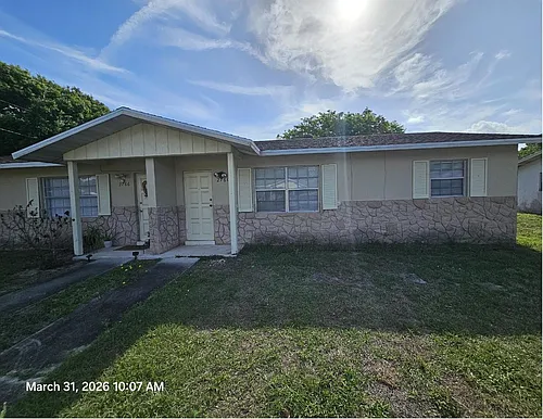 2760 Seneca Ave Photo 1