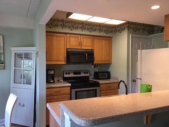 2nd image of 49 Midlake Dr #102