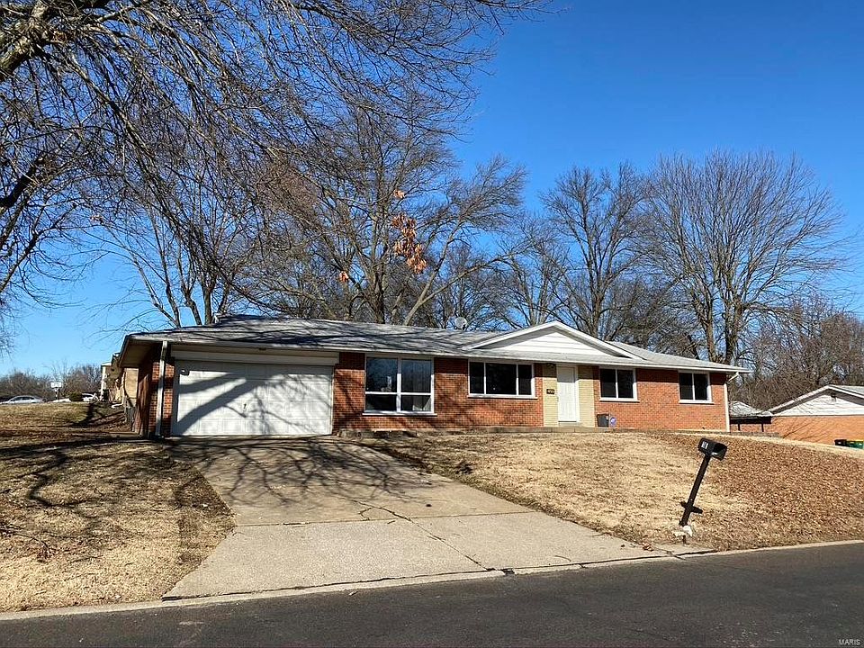 1st image of 1809 Claudine Dr