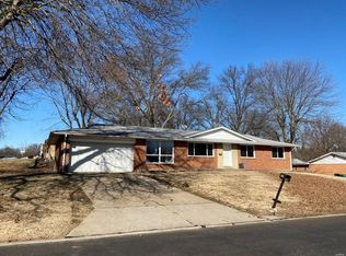 1809 Claudine Dr, Saint Louis, MO 63138