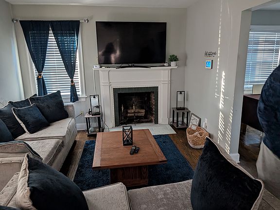 3rd image of 1009 Westview Dr #1