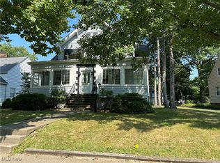 2303 Ashurst Rd, University Heights, OH 44118