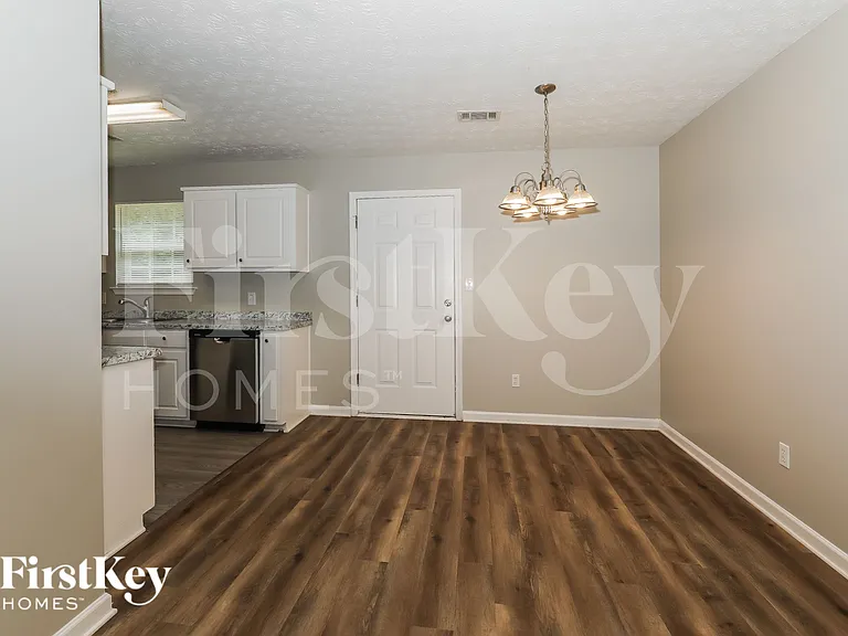 11035 Shannon Cir — Photo 5