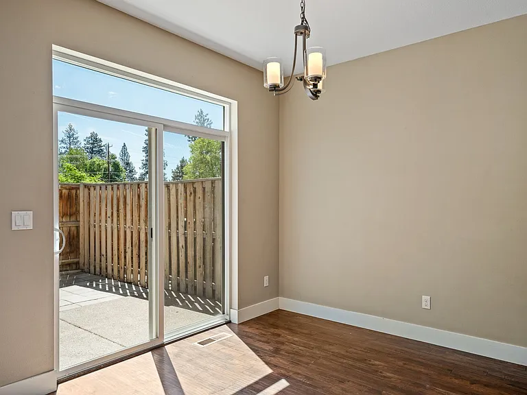 1064 SE Leonel Ln — Photo 20