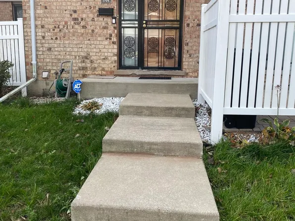 844 White Oak Ln, University Park, IL 60484