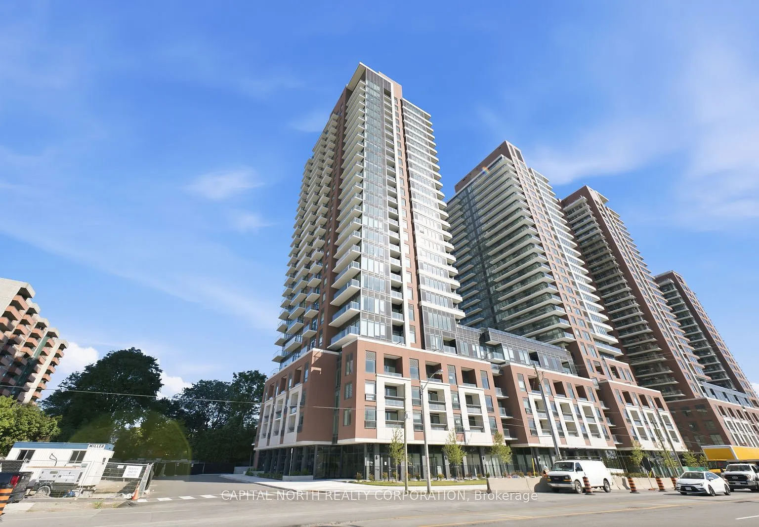 Nottinghill Condominiums — Photo 1