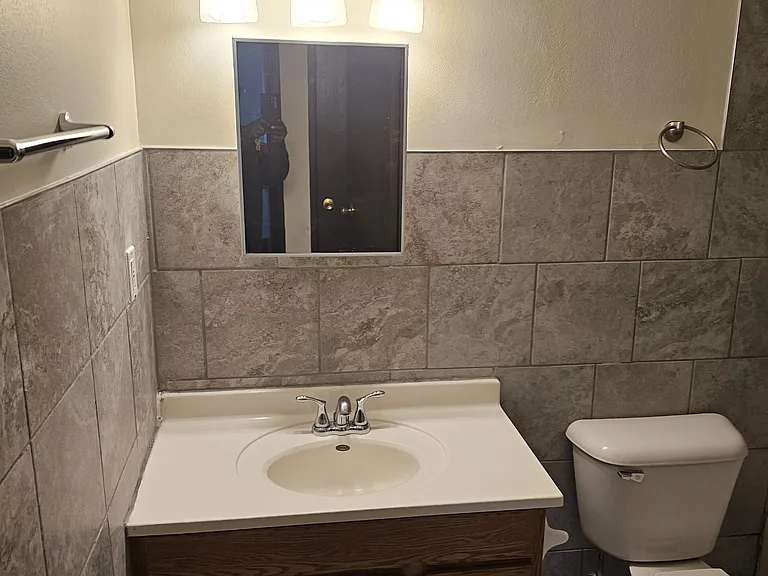 8835 N Swan Rd #6 — Photo 5