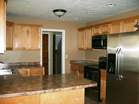 5th image of 1585 Kingsley Ave