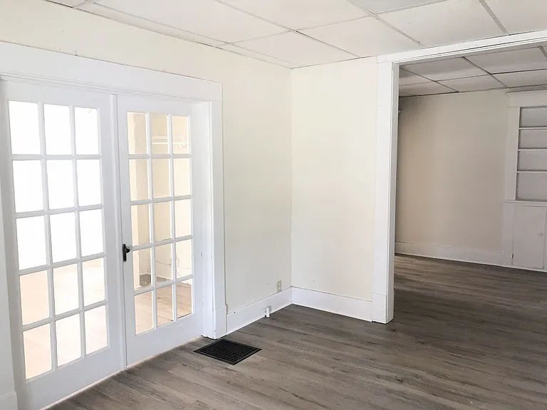100 W 11th Ave — Photo 3