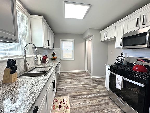 3rd image of 1073 Argonne Rd