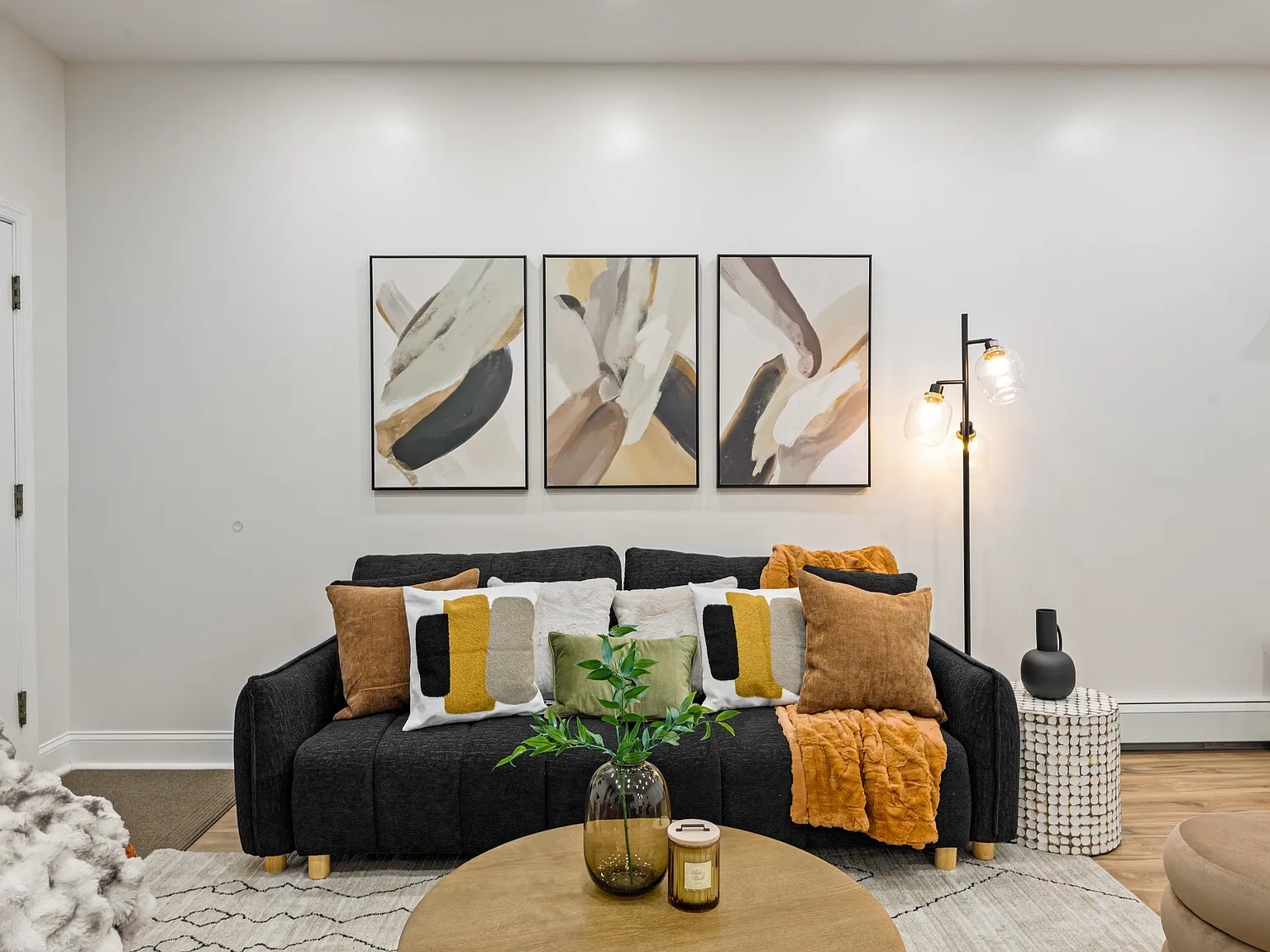 3 bed, 2.0 bath, $3,545 — Photo 3