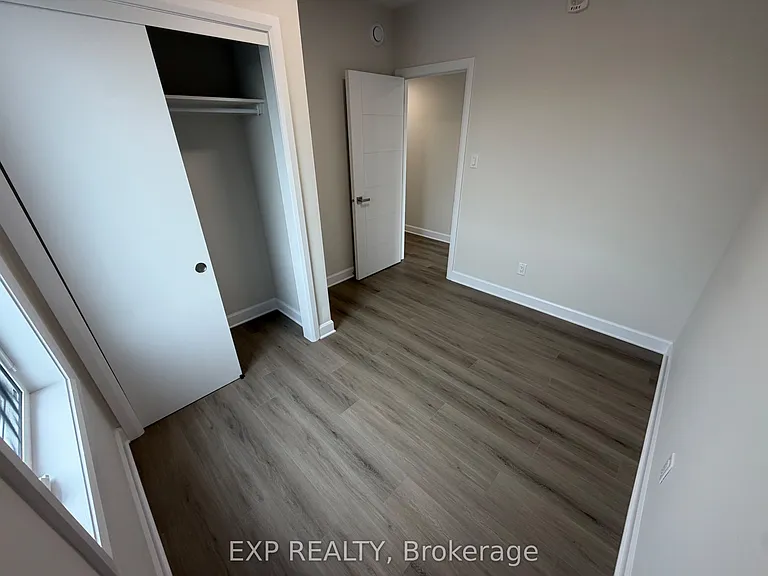 258 Montfort St — Photo 14