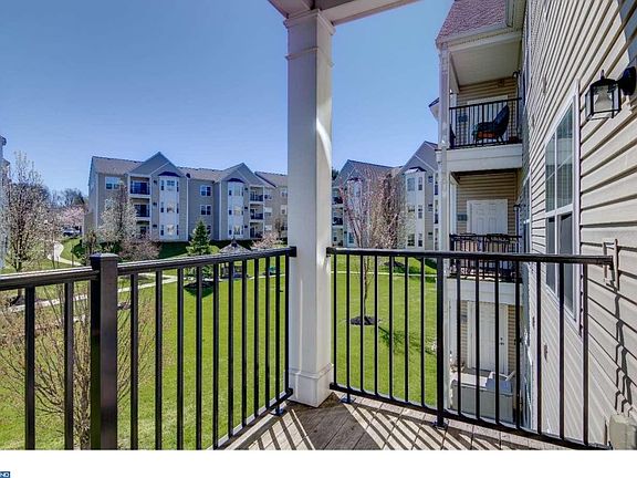 3rd image of 124 Creekside Dr Unit 8