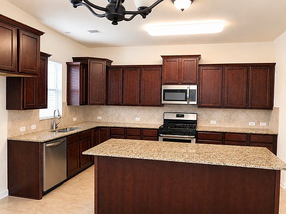 5th image of 1418 Gardenia Ln