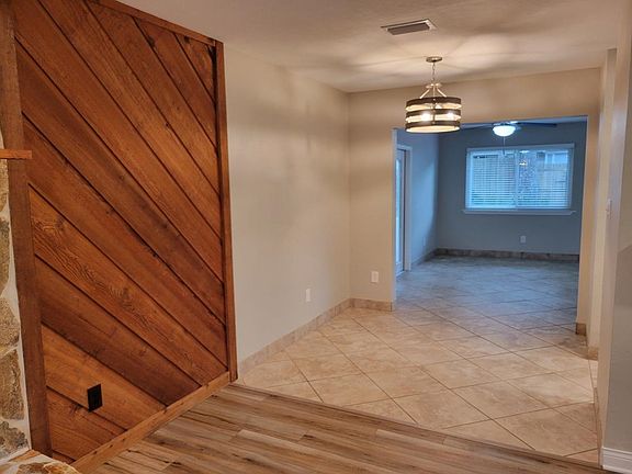 5th image of 1923 Ascension Way