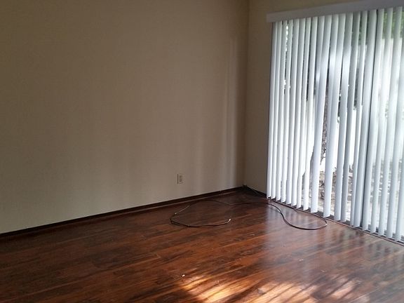 Living Room to Courtyard