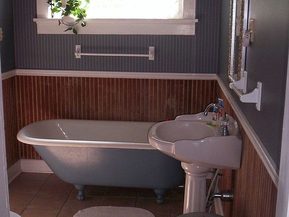 Downstairs Full Bath