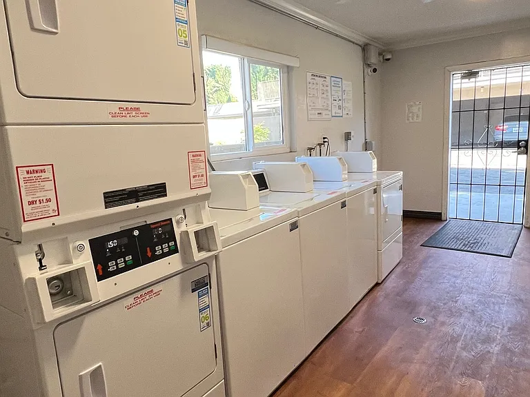 Pinecrest Apartments — Photo 21