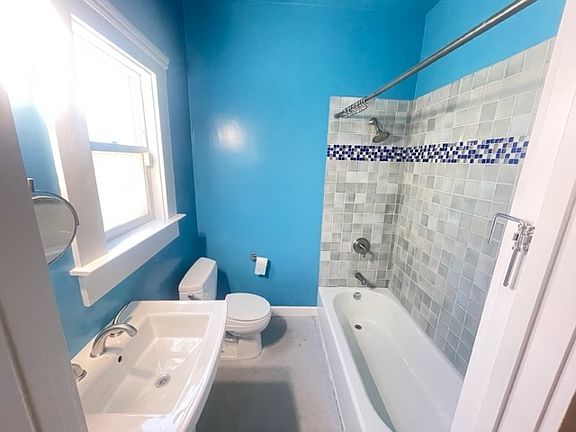 5th image of 3751 Latimer Pl #1